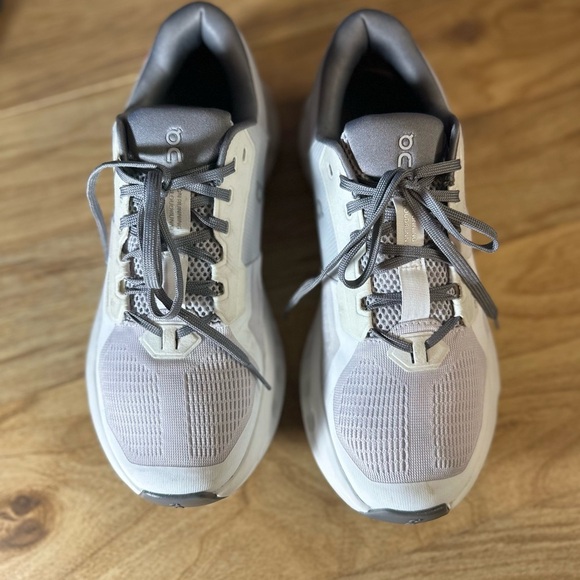 On Running Cloudstratus Light Gray Sneakers - Picture 10 of 15